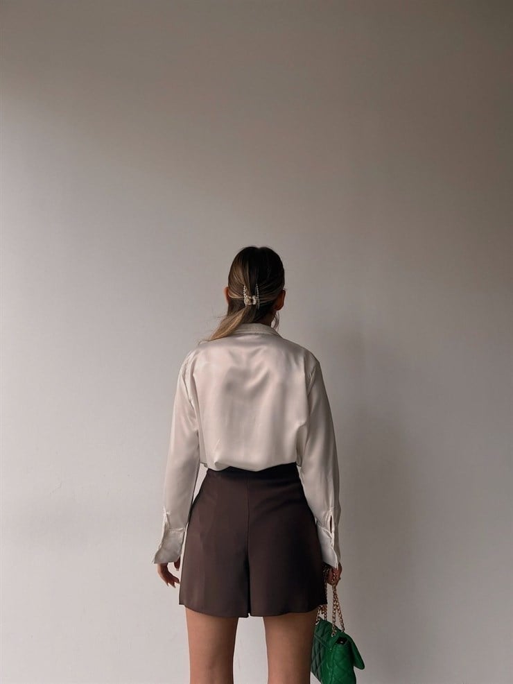 Yüksek Bel Ön Metal Düğme Detaylı Kadın Kahverengi Şort 22K000405