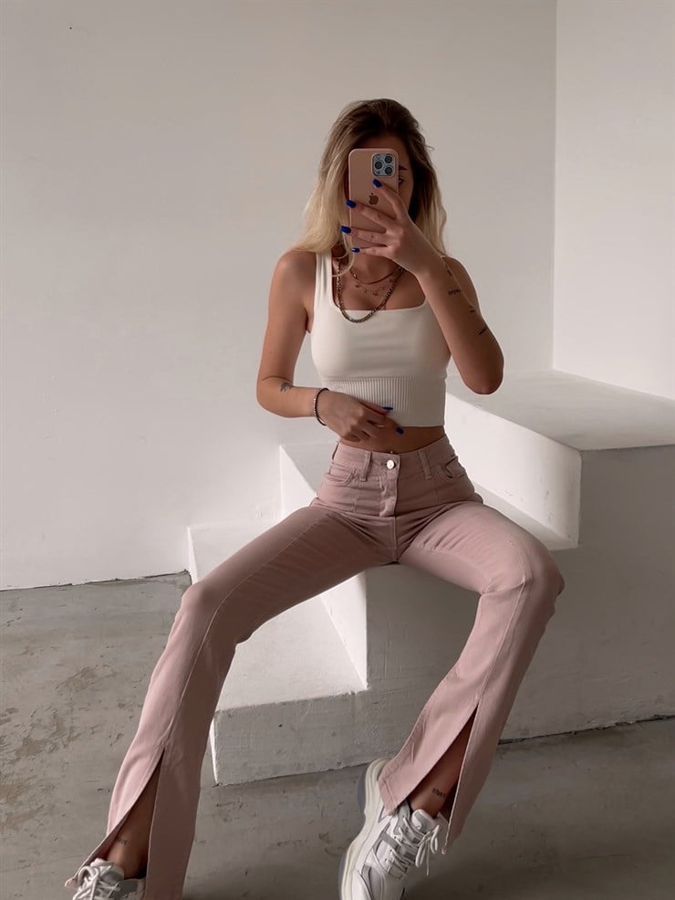 Yüksek Bel Paçası Önden Yırtmaçlı Britney Kadın Pudra Jeans 22Y000047