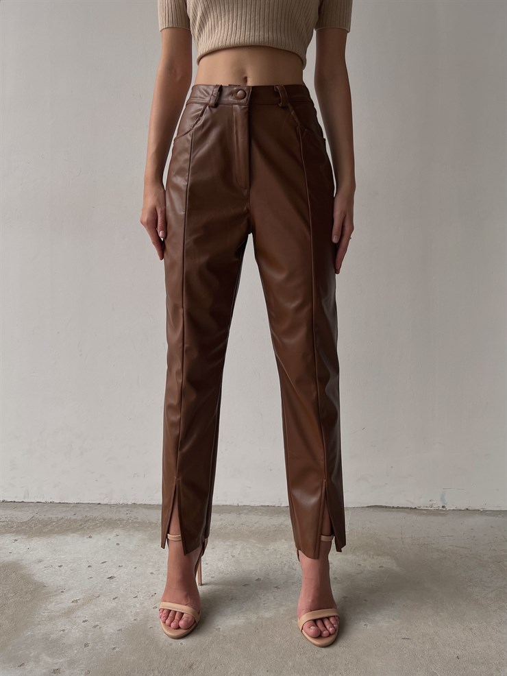 Yüksek Bel Paçası Yırtmaçlı Deri Kadın Kahverengi Pantolon 22K000258