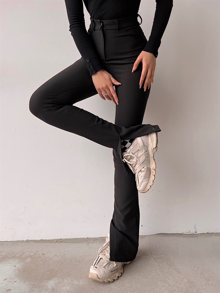 Yüksek Bel Paçası Yırtmaçlı Kadın Siyah Tayt Pantolon 22K000521