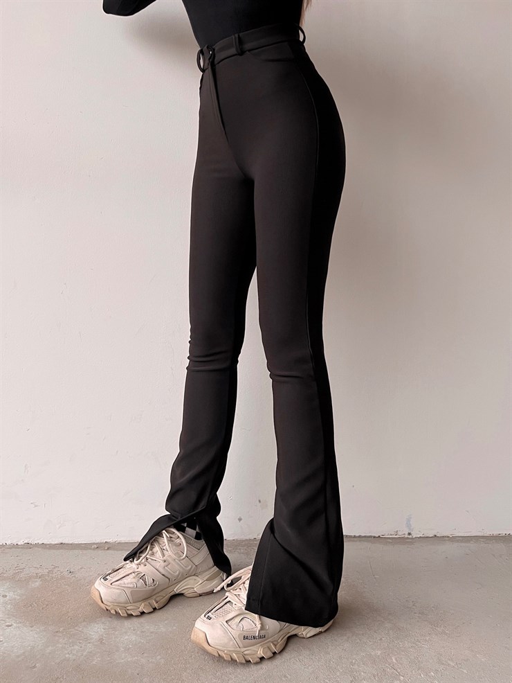 Yüksek Bel Paçası Yırtmaçlı Kadın Siyah Tayt Pantolon 22K000521