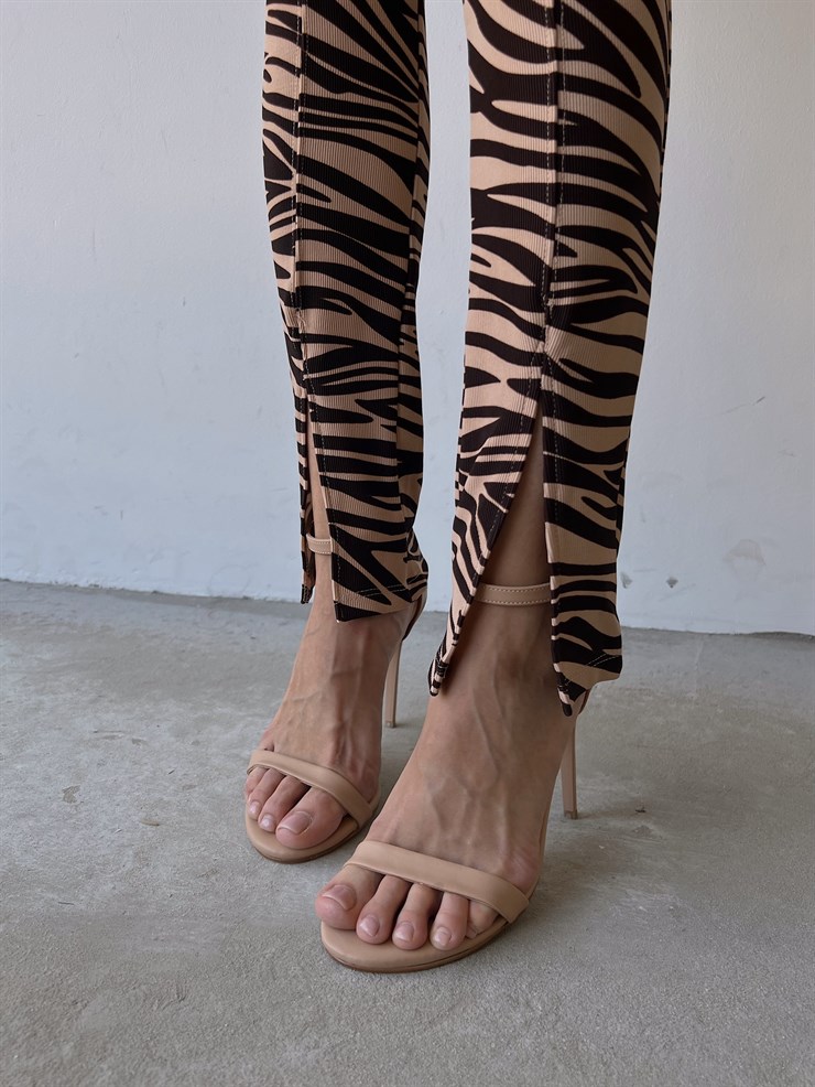 Yüksek Bel Paçası Yırtmaçlı Zebra Desen Kadın Kahverengi Tayt 22K000493