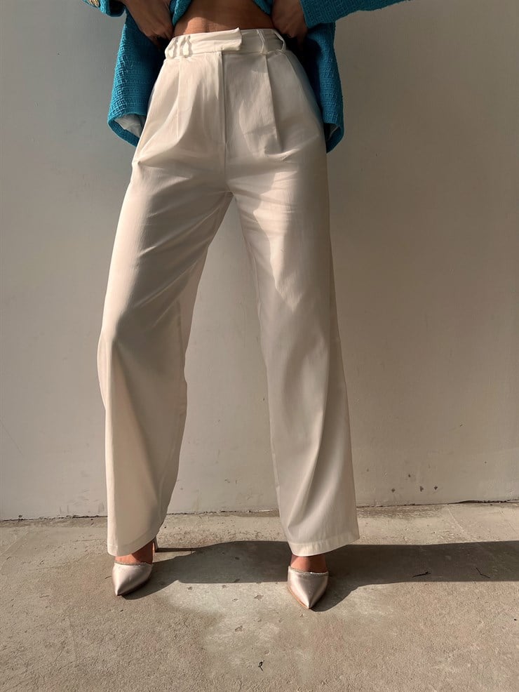 Yüksek Bel Pileli Boru Paça Essence Kadın Beyaz Pantolon 22Y000080