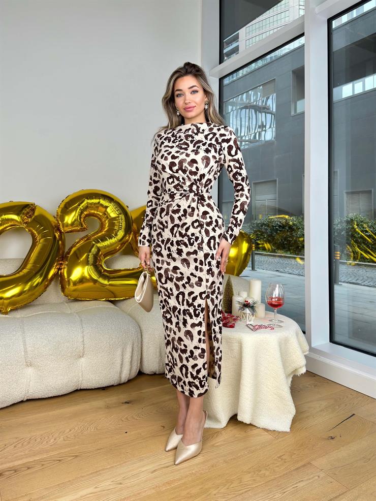 Yarım Balıkçı Yaka Önü Büzgülü Desenli Zarli Kahve Kadın Elbise 25K420