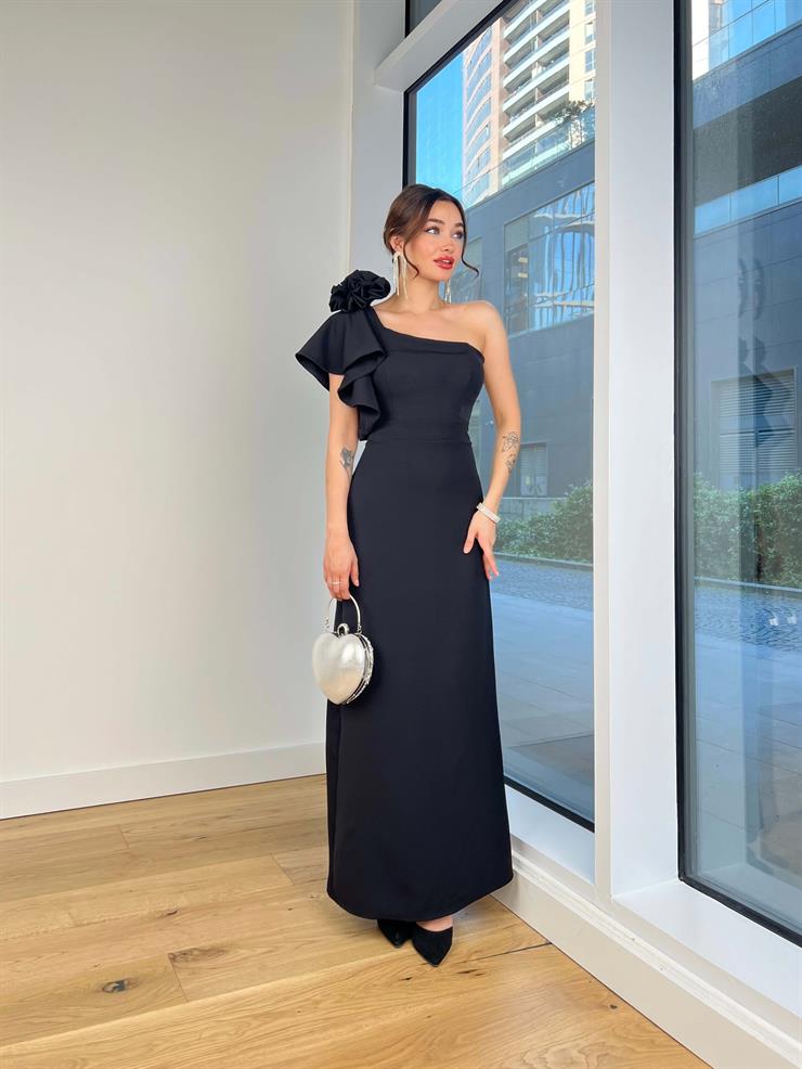 Tek Omuz Aksesuar Ve Fırfır Detaylı Zendaya Kadın Siyah Maxi  Elbise 24Y518
