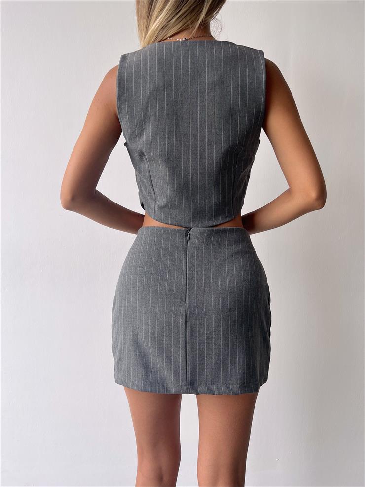 Önü Düğme Kapamalı Crop Yelek Mini Yırtmaçlı Etek Zeo Kadın Gri Takım 23Y000340