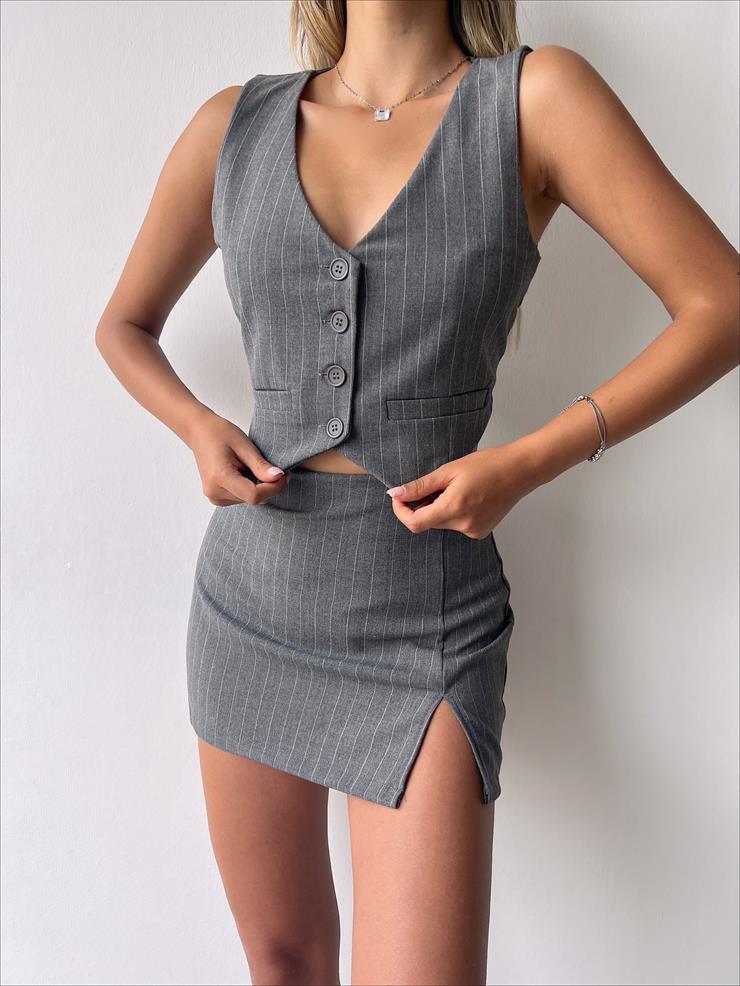 Önü Düğme Kapamalı Crop Yelek Mini Yırtmaçlı Etek Zeo Kadın Gri Takım 23Y000340