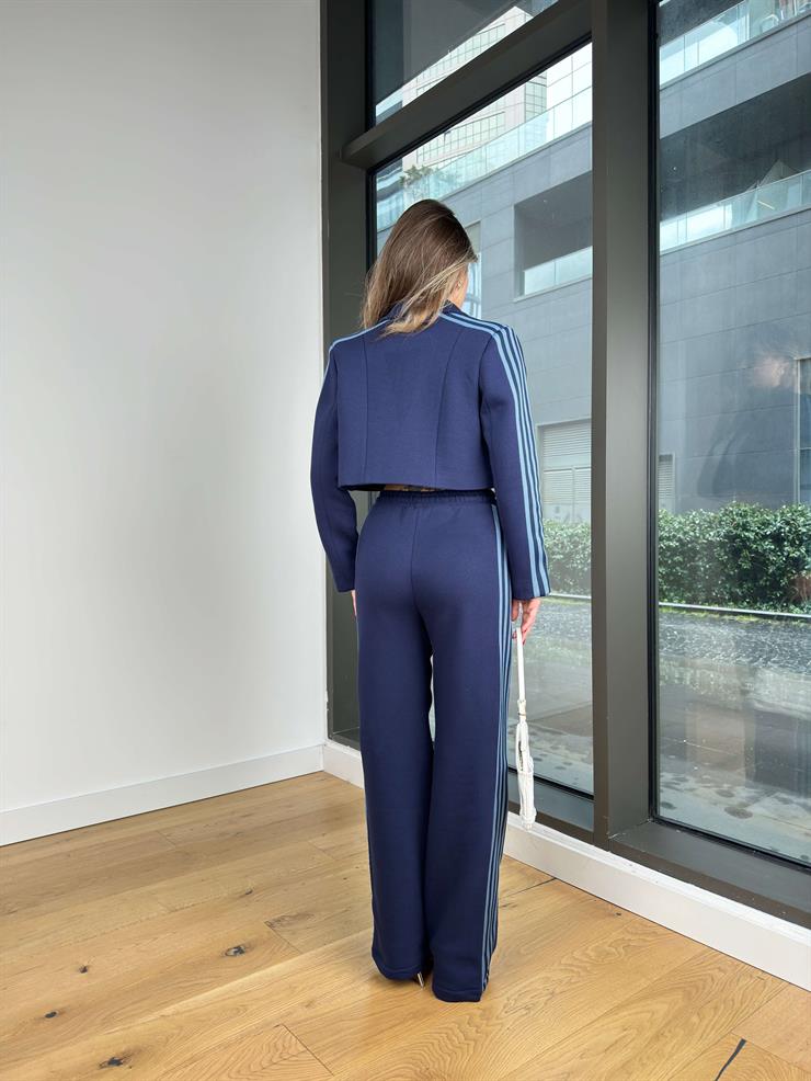 Büyük Cepli Düğme Kapamalı Crop Ceket Belden Bağcıklı Alt Zibra Lacivert Kadın Takım 25Y079