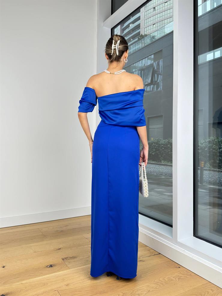 Düşük  Omuz Üst Kısmı Saten Eteği Yırtmaçlı Zidane Saks Kadın Elbise 25K406