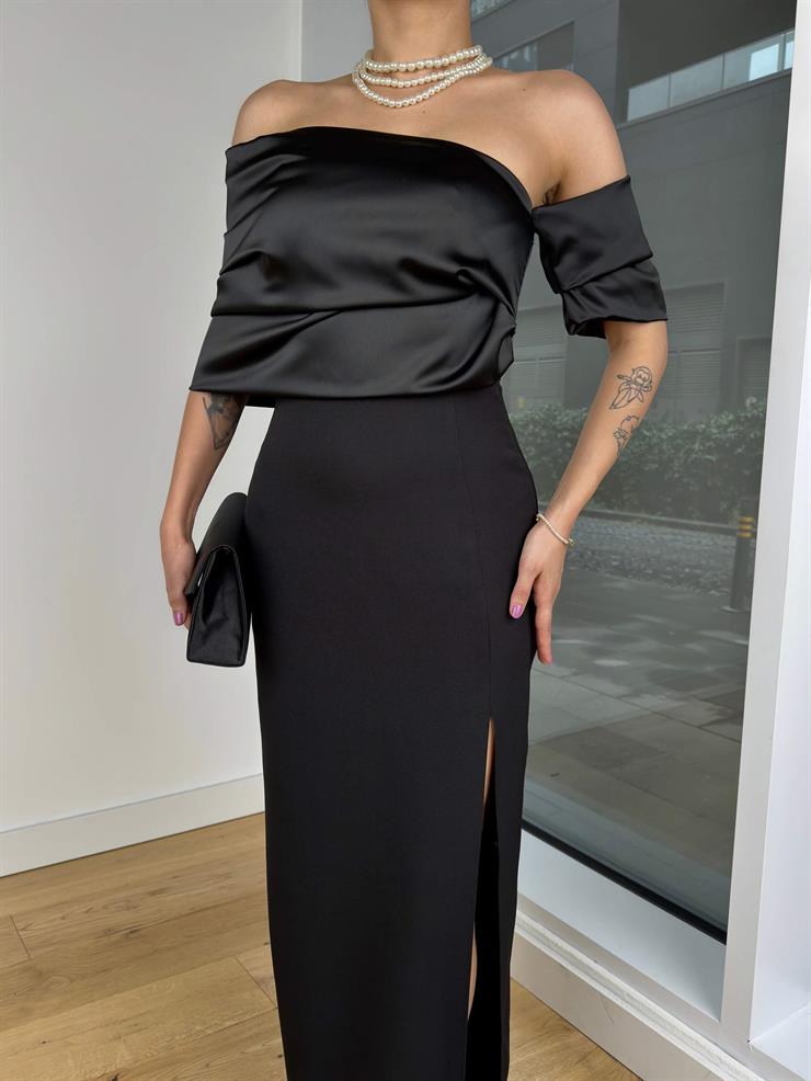 Düşük  Omuz Üst Kısmı Saten Eteği Yırtmaçlı Zidane Siyah Kadın Elbise 25K406