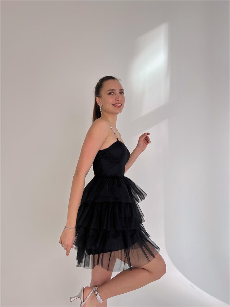 Zincir Askılı Eteği Tül Fırfır Detaylı Taryn Kadın Siyah Mini Elbise 23Y000028