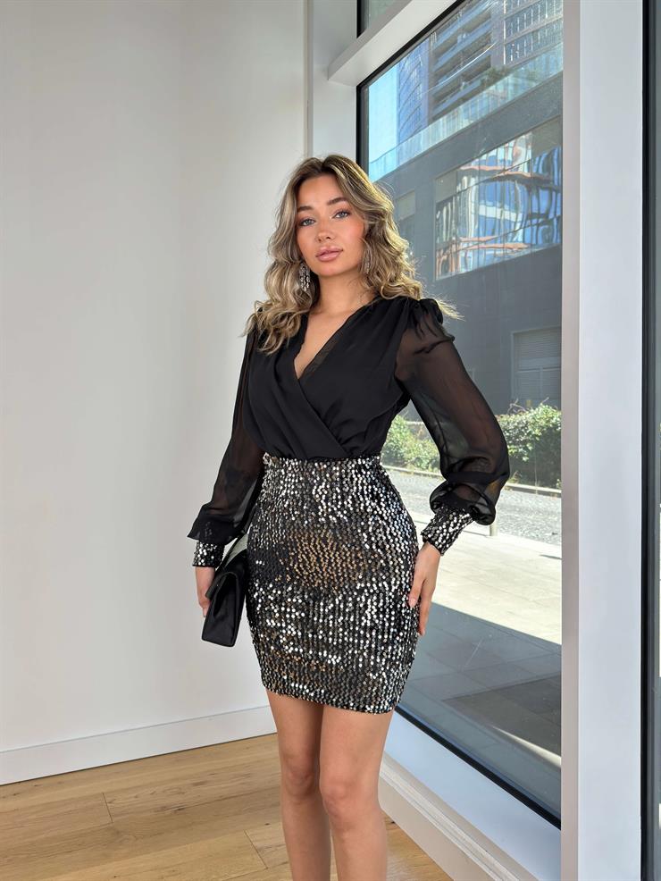 Kruvaze Yaka Kol Ucu Ve Eteği Payetli Zulden Gümüş Kadın Mini Elbise 25K395