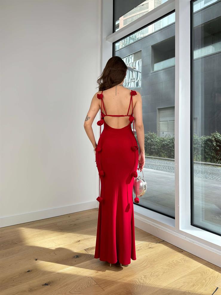 V Yaka İnce Askılı Gül Detaylı Sırt Dekolteli Zulu Kadın Kırmızı Maxi Elbise 24Y316