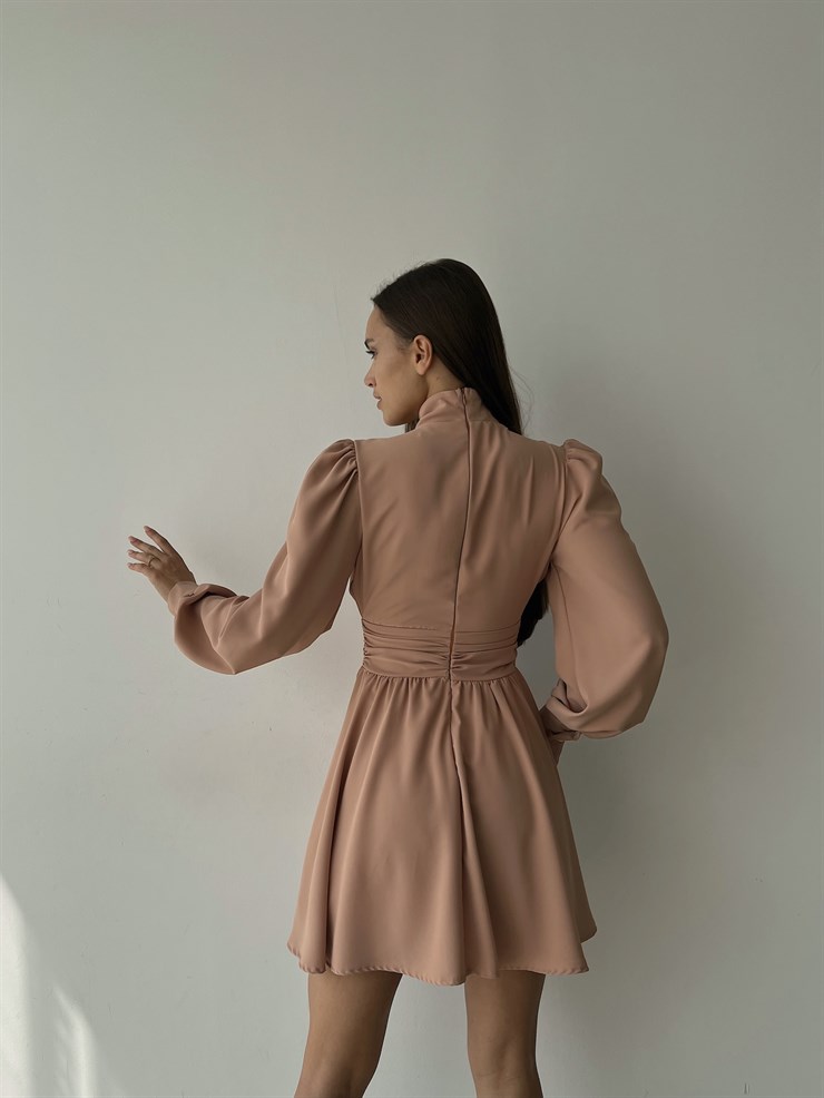 Boğazlı Derin V Yaka Düğmeli Kol Belden Oturtmalı Eteği Volanlı Ivon Kadın Somon Mini Elbise 23K000029