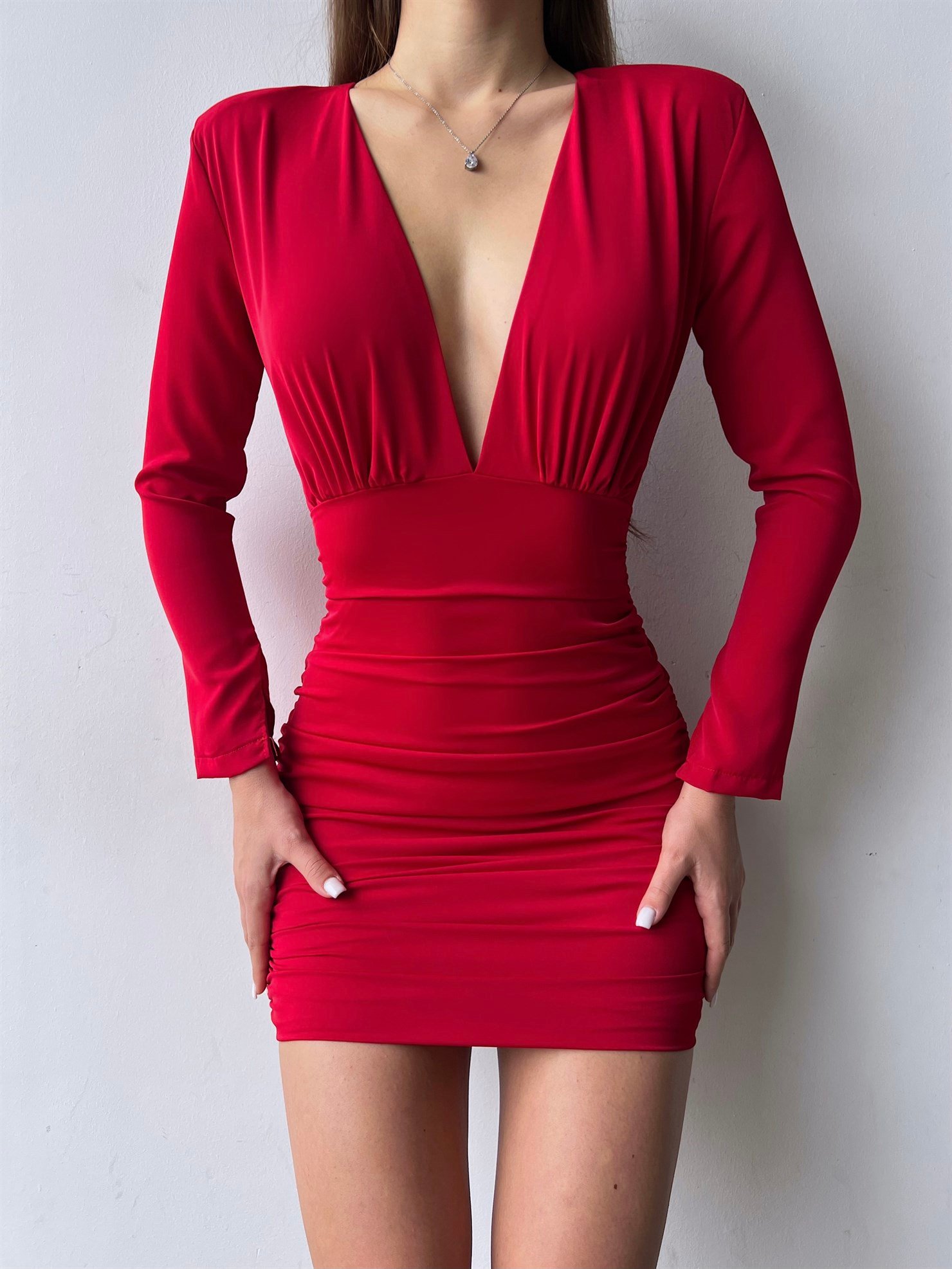 Derin V Yaka Uzun Kol Drapeli Aroline Kadın Kırmızı Mini Elbise 23K000042