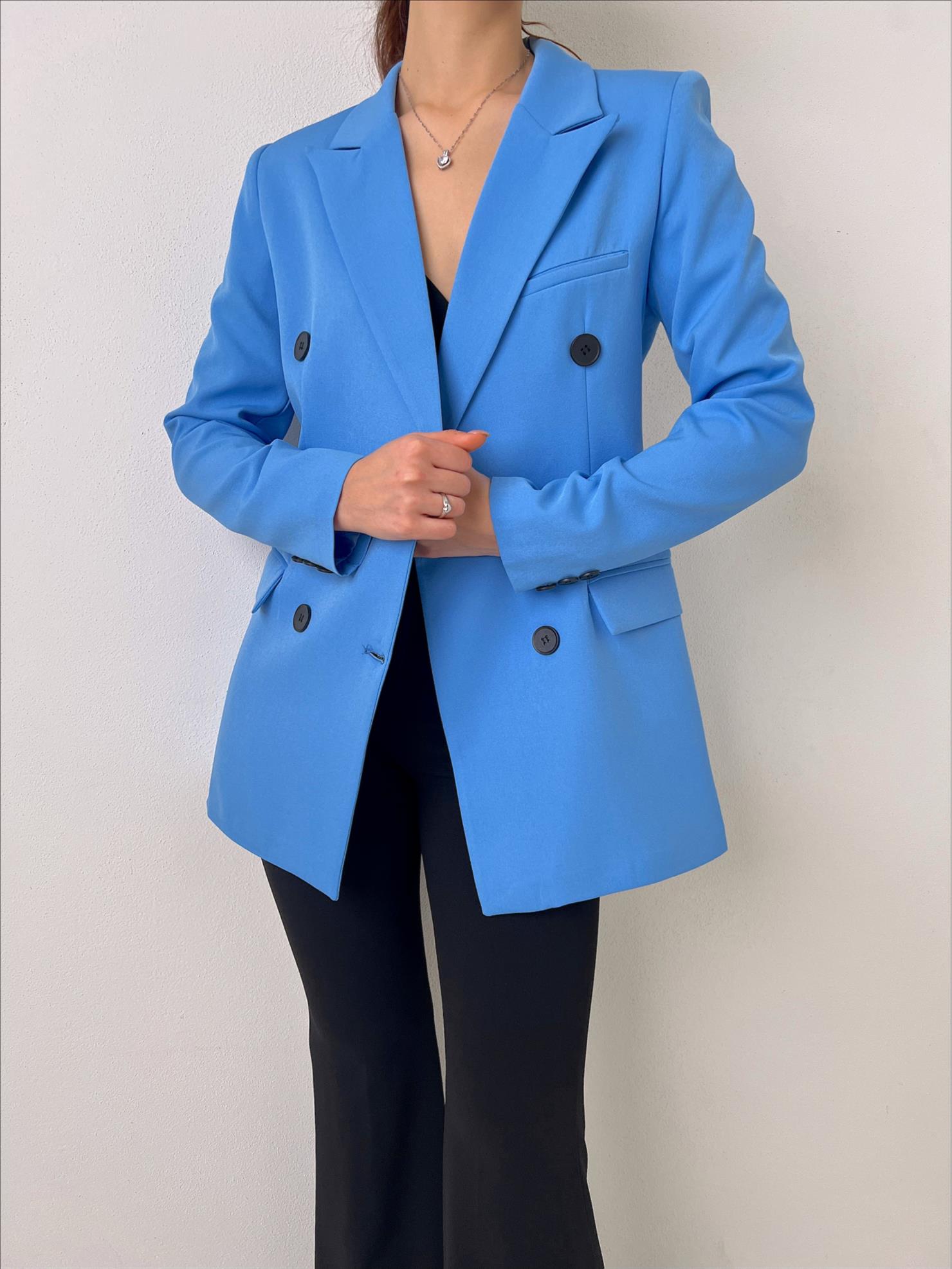 Çift Düğme Kapamalı Kruvaze Yaka Callie Kadın Mavi Blazer Ceket 23Y000019