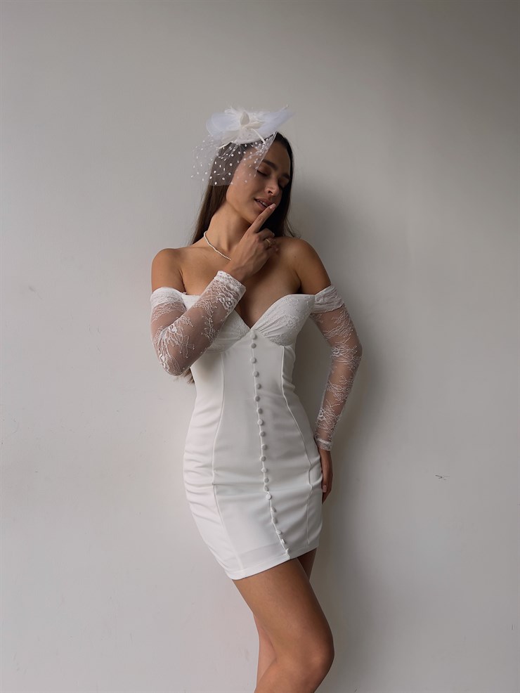 Düşük Omuz Kolları Tül Önü Düğme Detaylı Adriano Kadın Beyaz Mini Elbise 23K000120