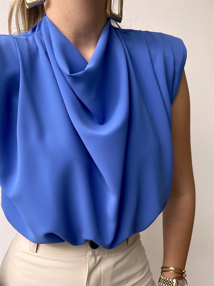 Omuz Vatkalı Dökümlü Yaka Kadın Mavi Bluz 21Y000252