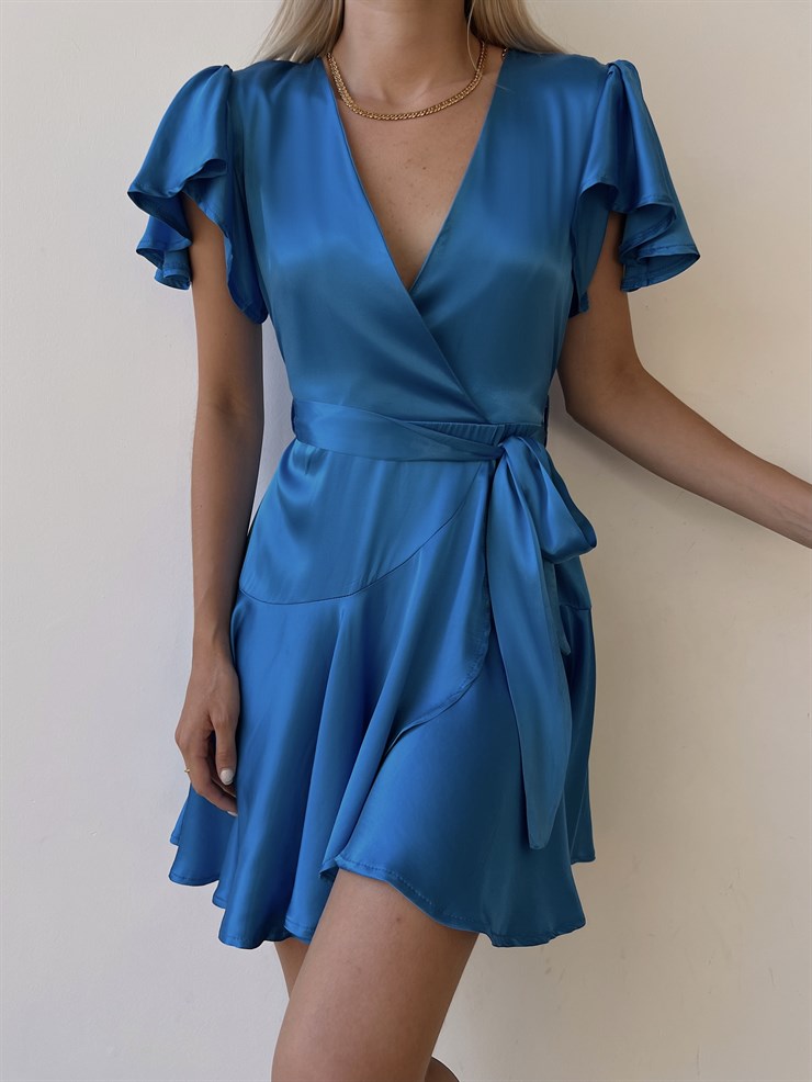 Saten Kruvaze Yaka Kol Ve Etek Kısmı Volanlı Lara Kadın Mavi Elbise 22Y000492
