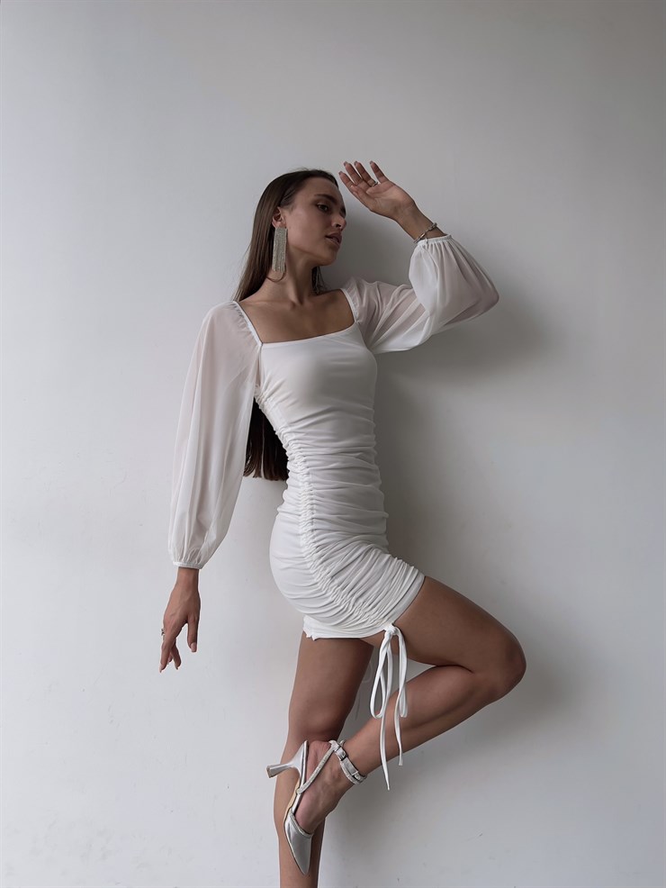	Kare Yaka Uzun Kol Eteği Drapeli Ve Ayarlanabilir Bağcıklı Carl Kadın Beyaz Elbise 23K000032