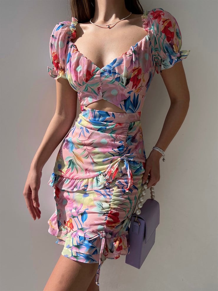 Çiçekli Göbek Pencere Detaylı Fırfırlı  Aden Kadın Pembe Elbise 22Y000217
