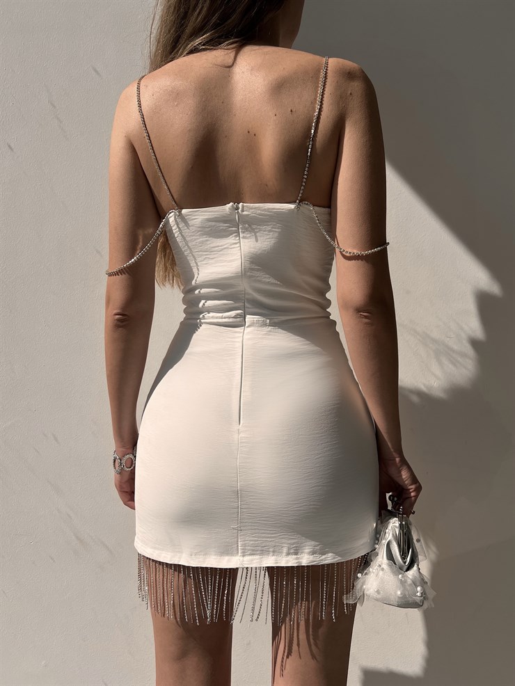 Mini Omuz Ve Etek Kısmı Zincirli Vivian Kadın Beyaz Elbise 22Y000137