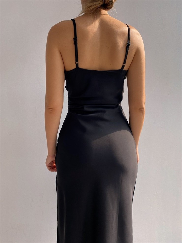 Saten Kruvaze Yaka Yandan Yırtmaçlı Drapeli Bellanita Kadın Siyah Elbise 21Y000552