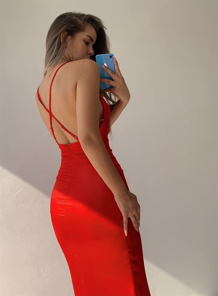 Saten Sırt Dekolte Arkası Çapraz Askılı Mermaid Kadın Kırmızı Uzun Elbise 21Y000485