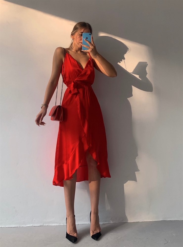 Volanlı Belden Kuşaklı Amy Kadın Kırmızı Askılı Elbise 21Y000526