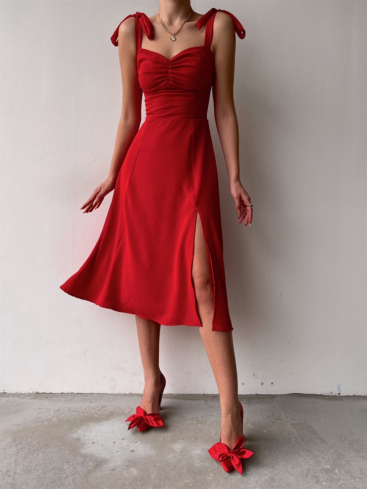 Yırtmaçlı Göğüs Büzgülü Kiloş Arlene Kadın Kırmızı Midi Elbise 22Y000019