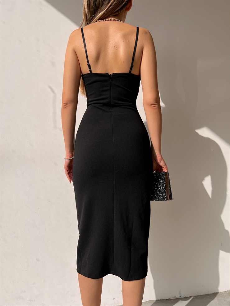 Yırtmaçlı Göğüs Kuplu İnce Askılı Alivia Kadın Siyah Elbise 22K000611
