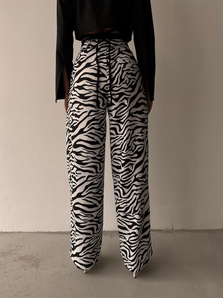 Yüksek Bel Zebra Palszzo Kadın Siyah Pantolon 22K000175
