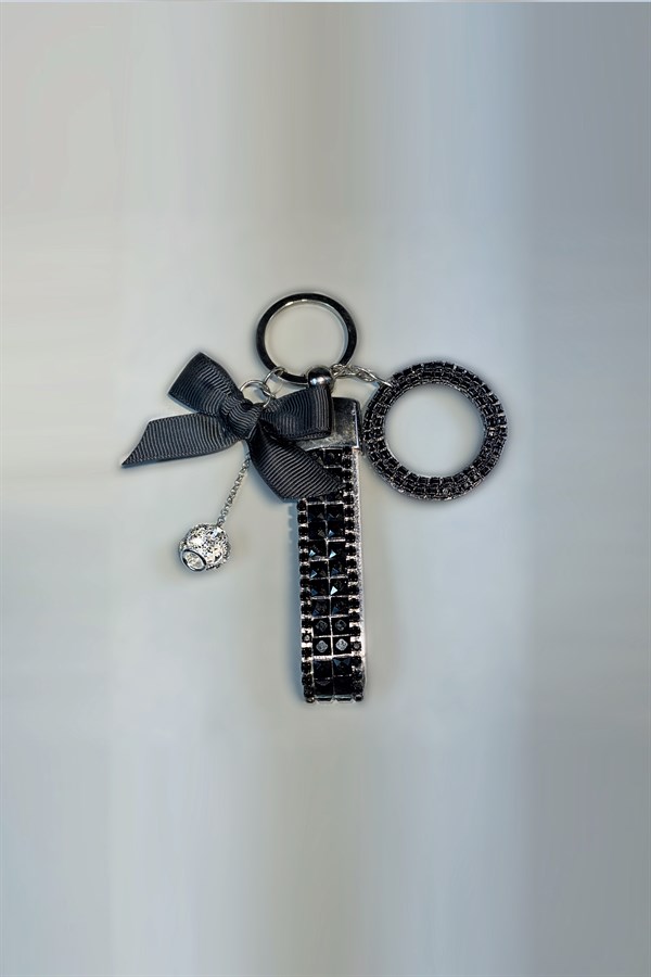 Siyah Bagetli Anahtarlık & Siyah O Harf & Gümüş Minik Top & Siyah Kurdela