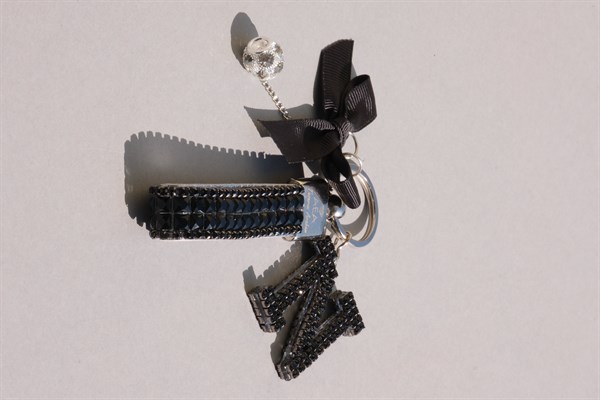 Siyah Bagetli Anahtarlık & Siyah N Harf & Gümüş Minik Top & Siyah Kurdela