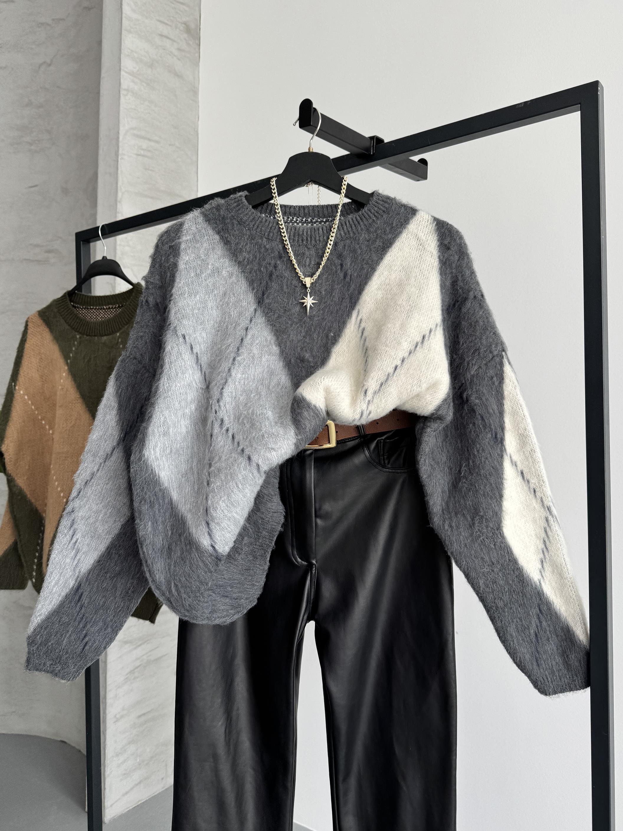 Baklava Desenli Gri Triko Kazak