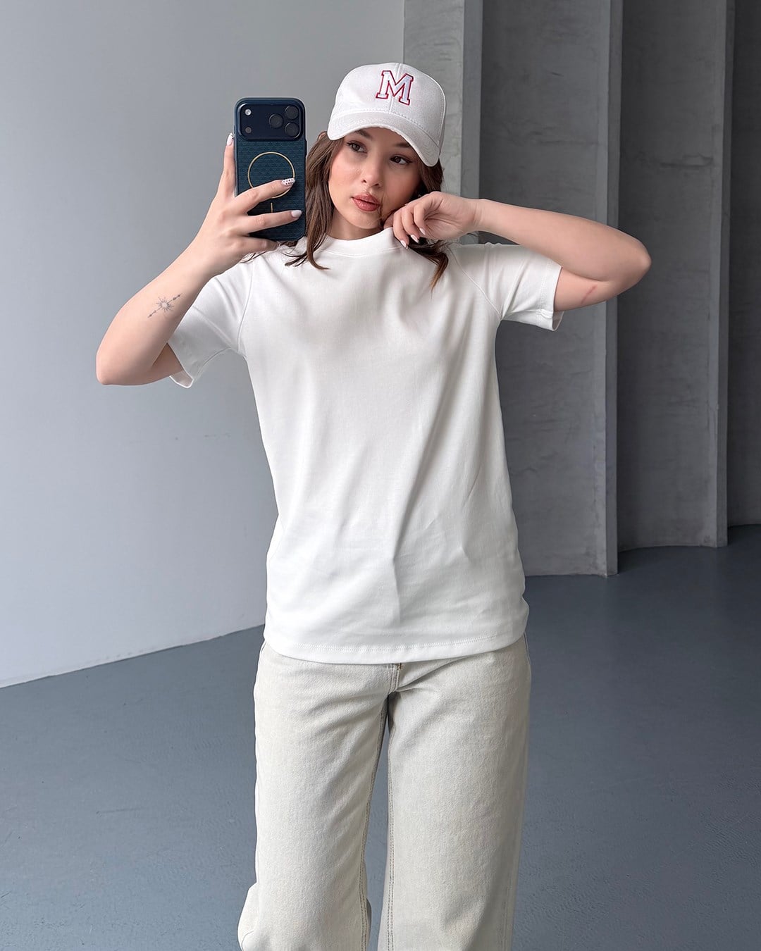 Bisiklet Yaka Unisex Beyaz Tişört