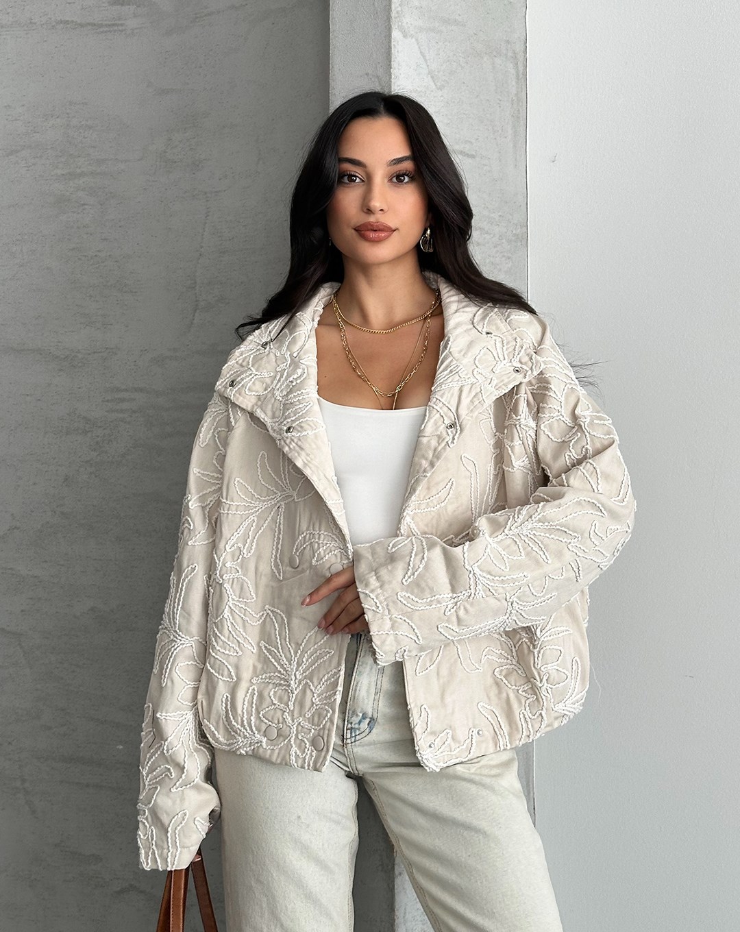 Çiçek Nakışlı Oversize Ekru Ceket