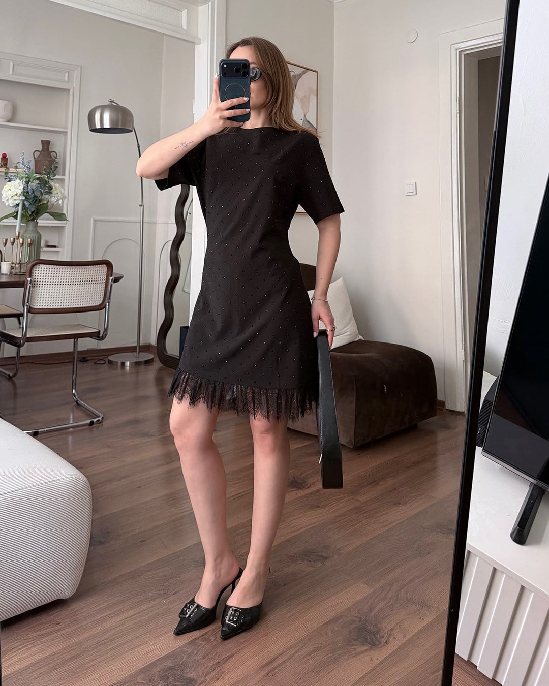 Dantelli Siyah Taşlı Elbise