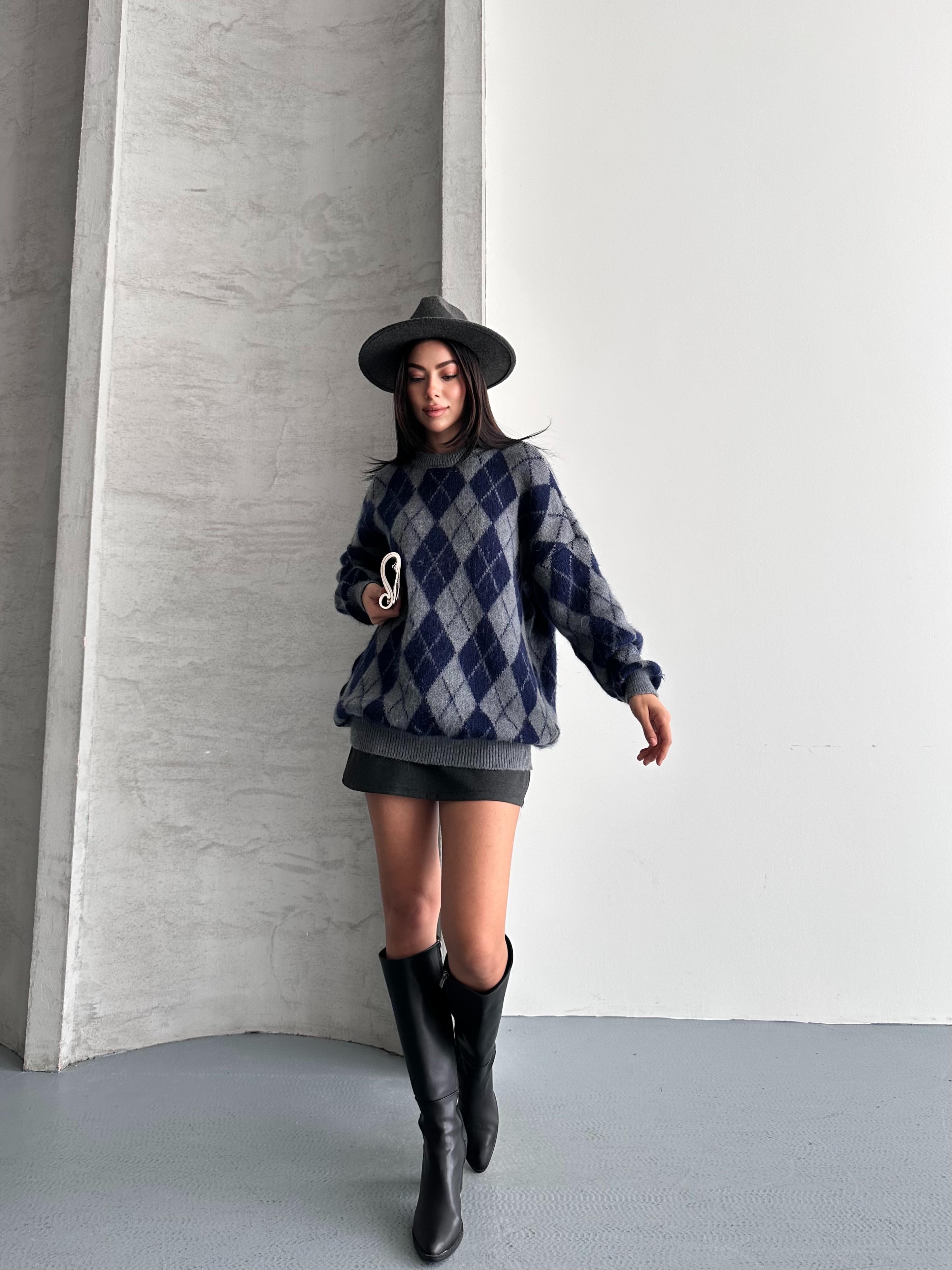 Ekose Baklava Desenli Mavi Triko Kazak