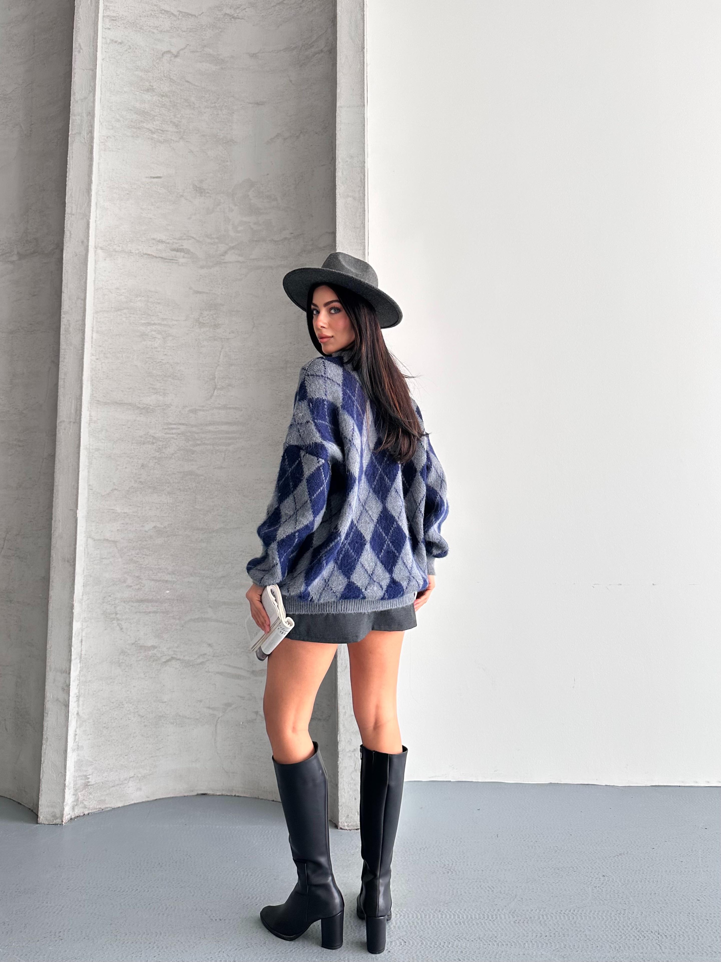 Ekose Baklava Desenli Mavi Triko Kazak