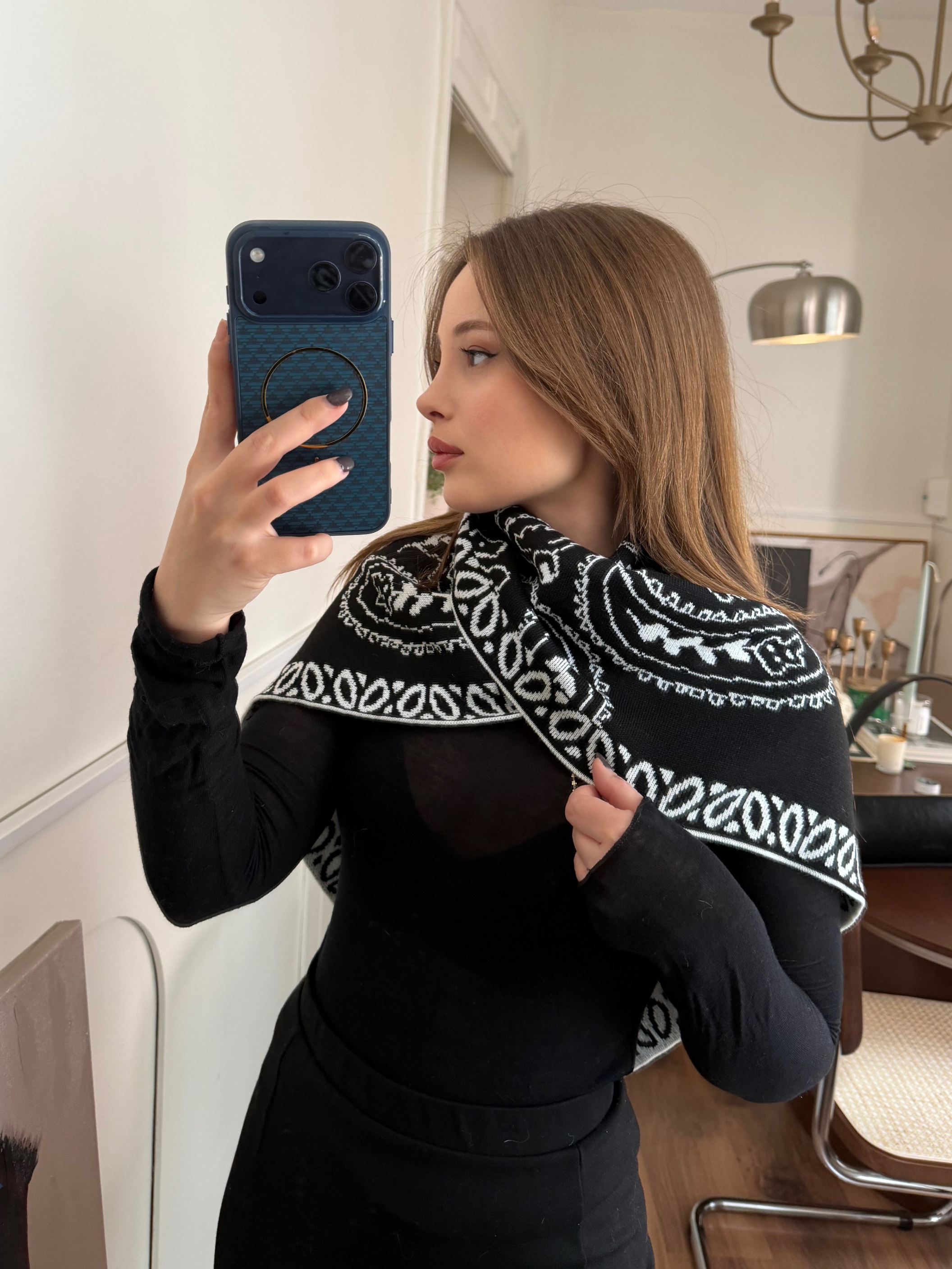 Etnik Desen Siyah Triko Şal