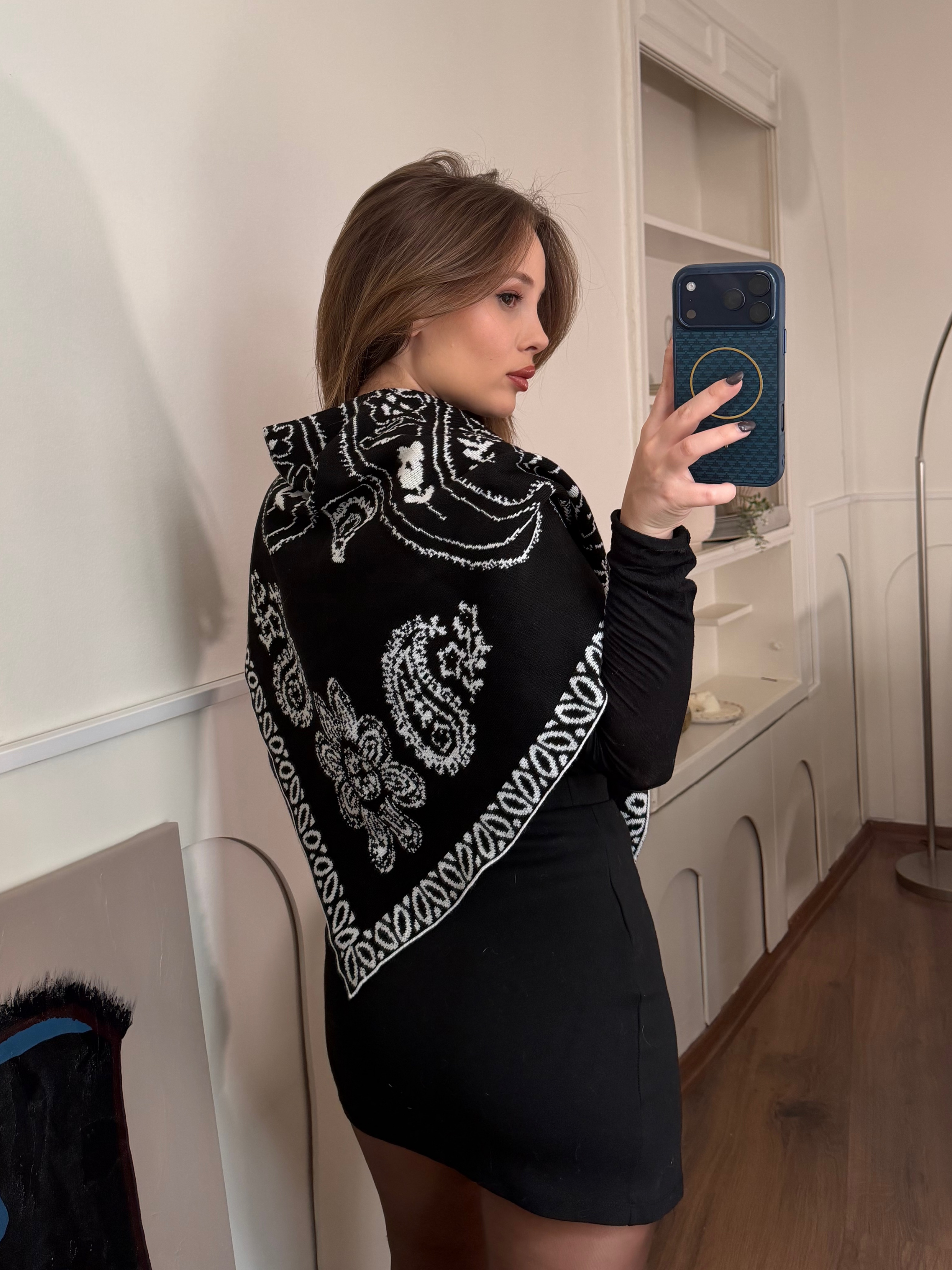 Etnik Desen Siyah Triko Şal