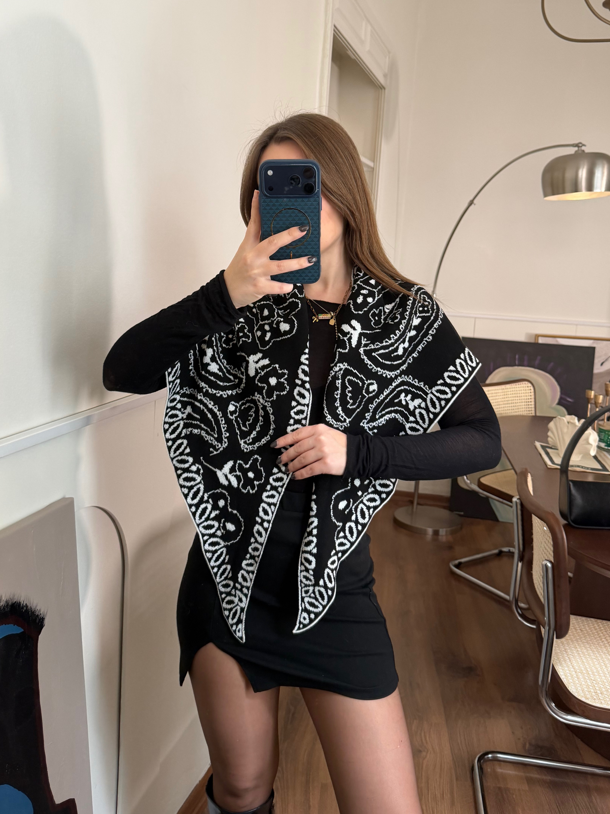 Etnik Desen Siyah Triko Şal