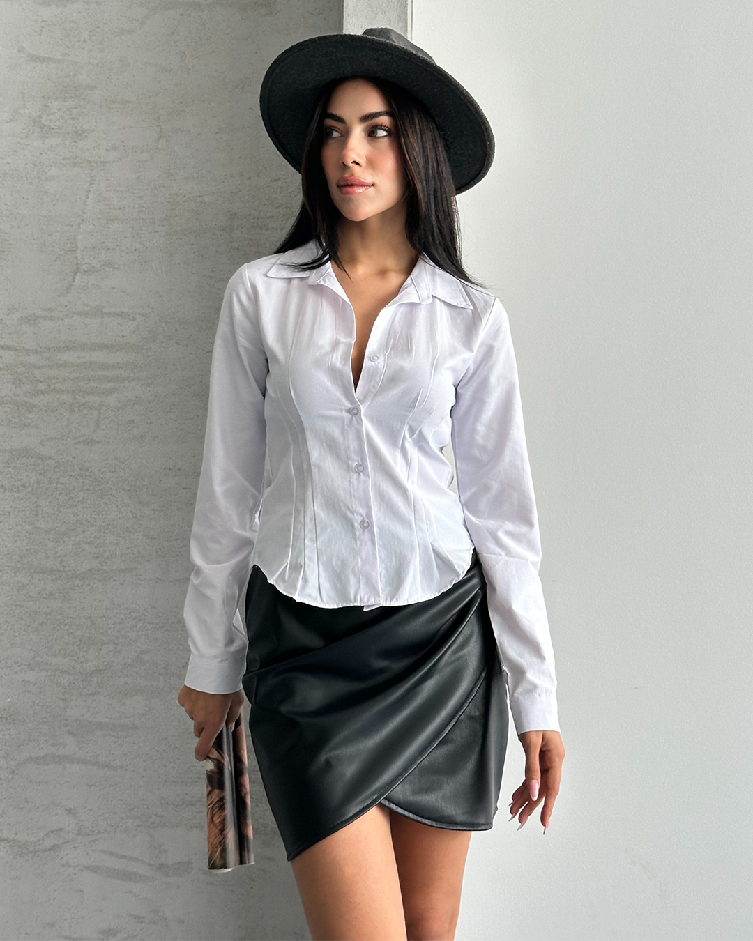 Fit Kesim Düğmeli Beyaz Gömlek