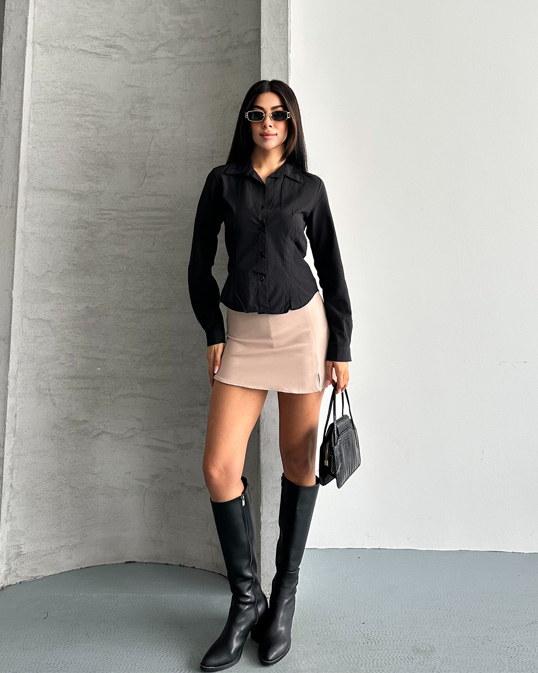 Fit Kesim Düğmeli Siyah Gömlek