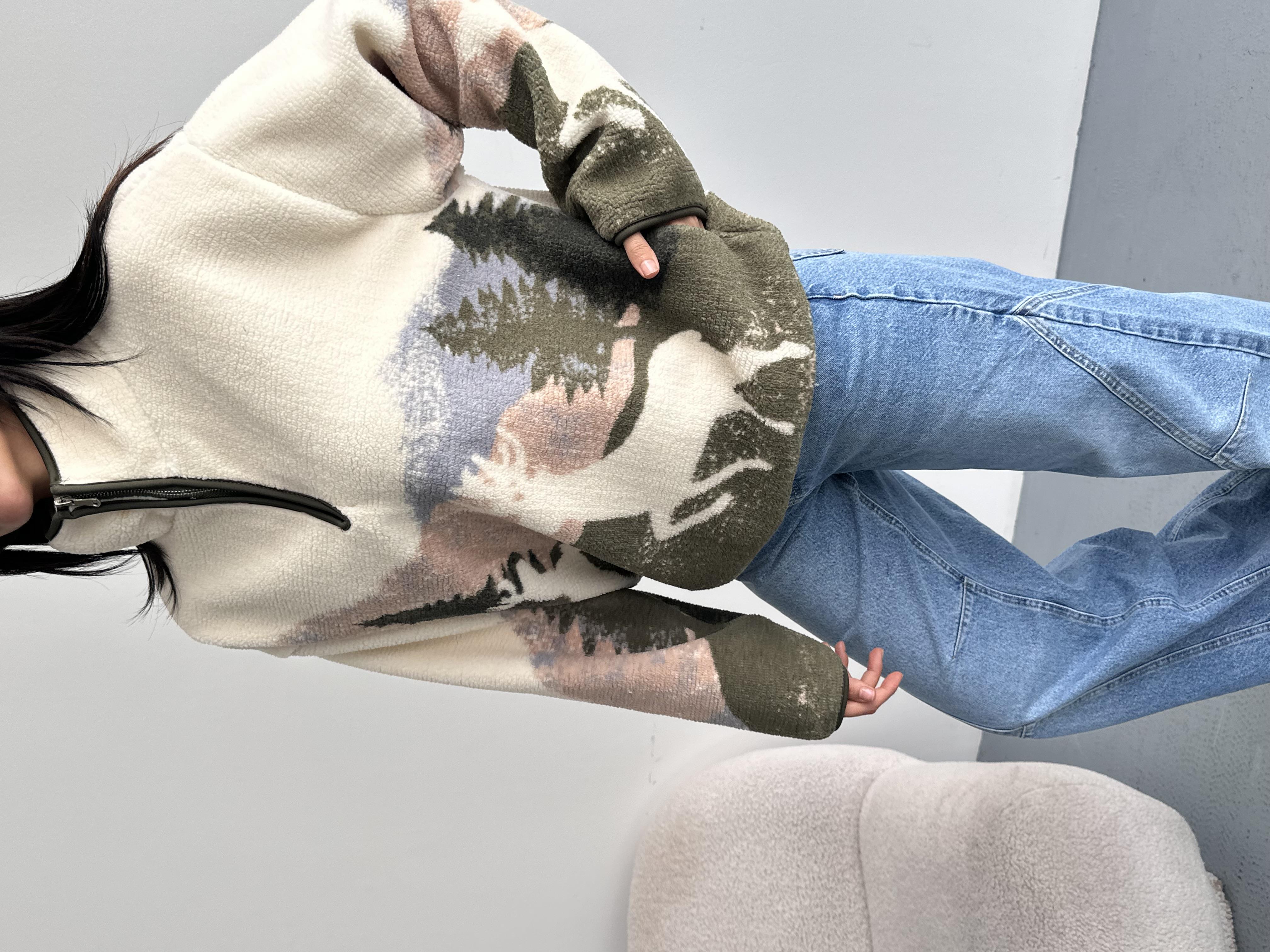 Geyik Desenli Yarım Fermuarlı Polar Sweatshirt