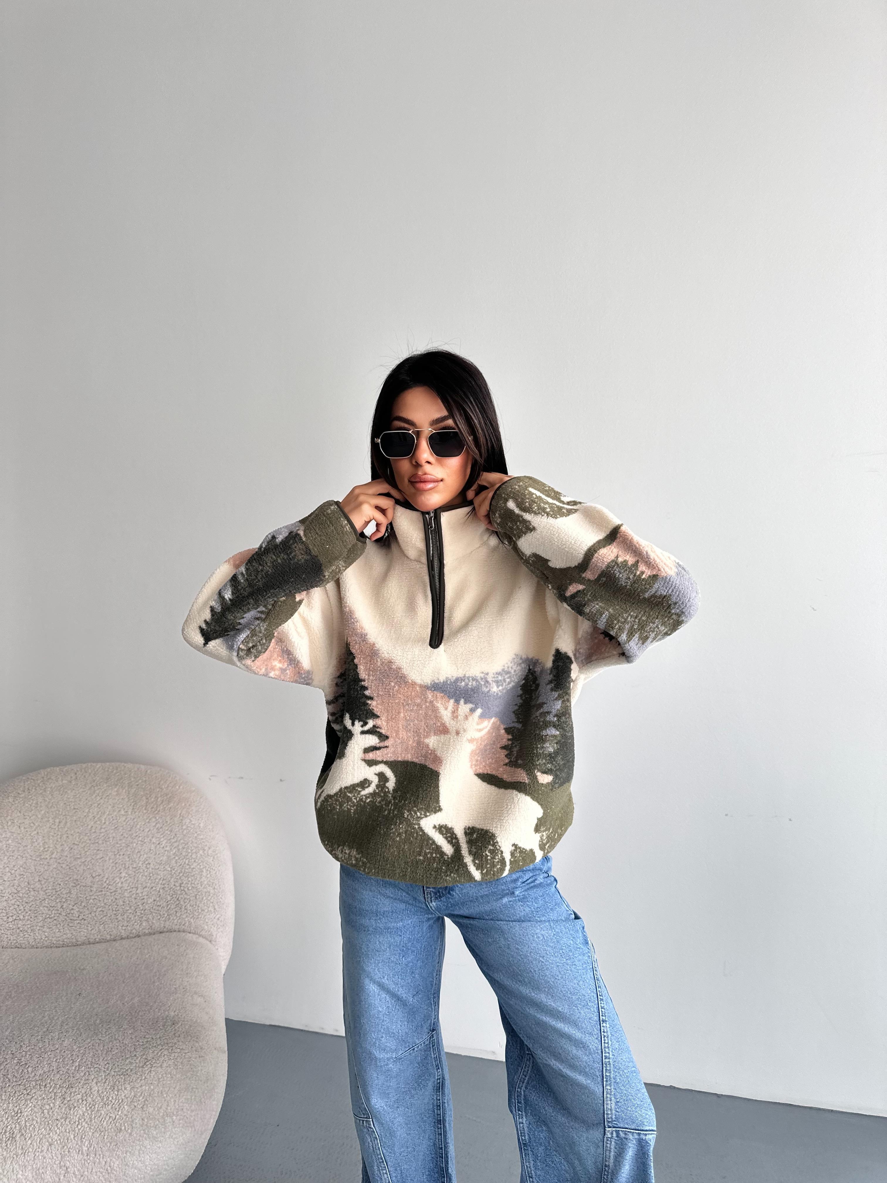 Geyik Desenli Yarım Fermuarlı Polar Sweatshirt
