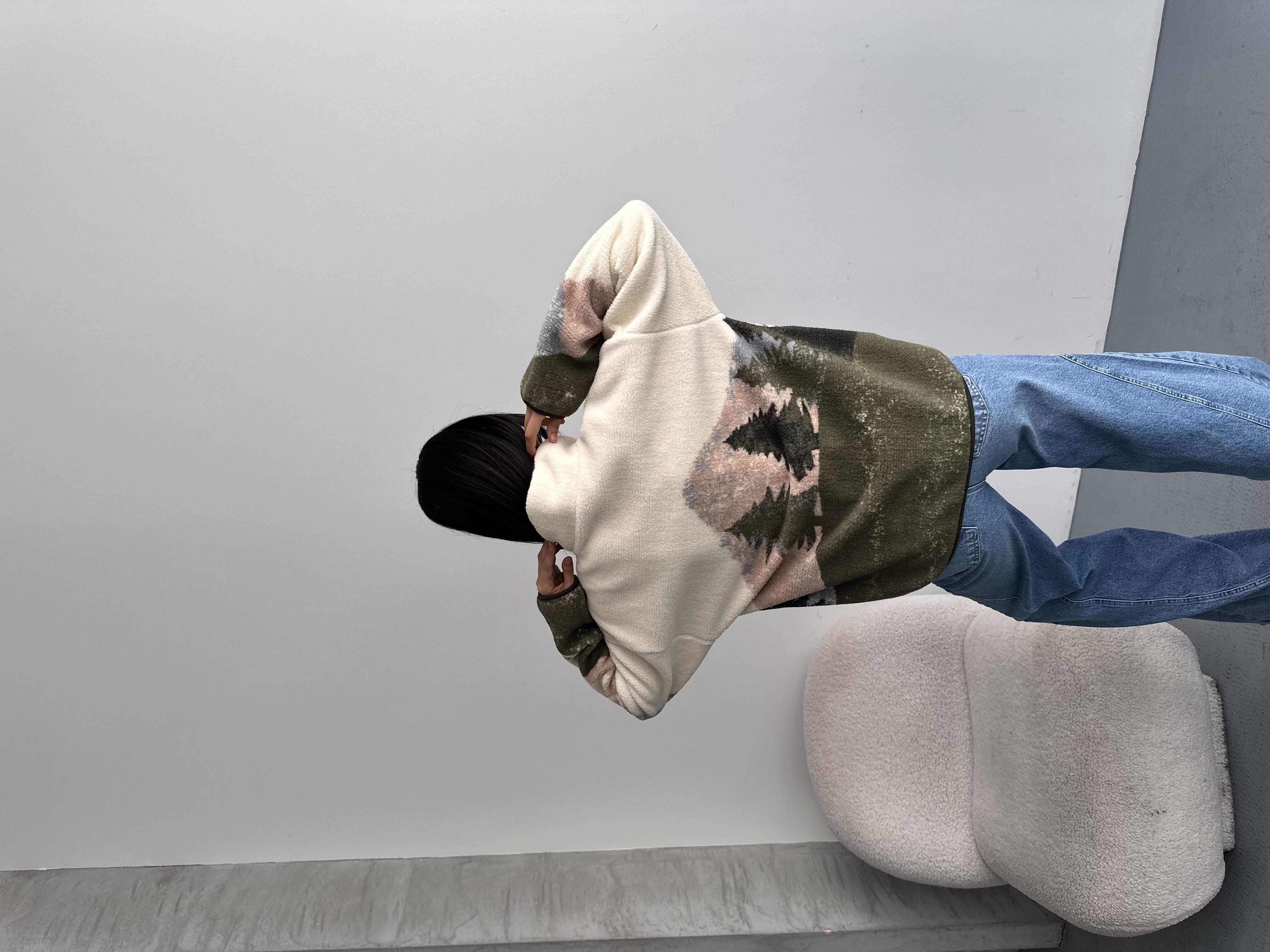 Geyik Desenli Yarım Fermuarlı Polar Sweatshirt