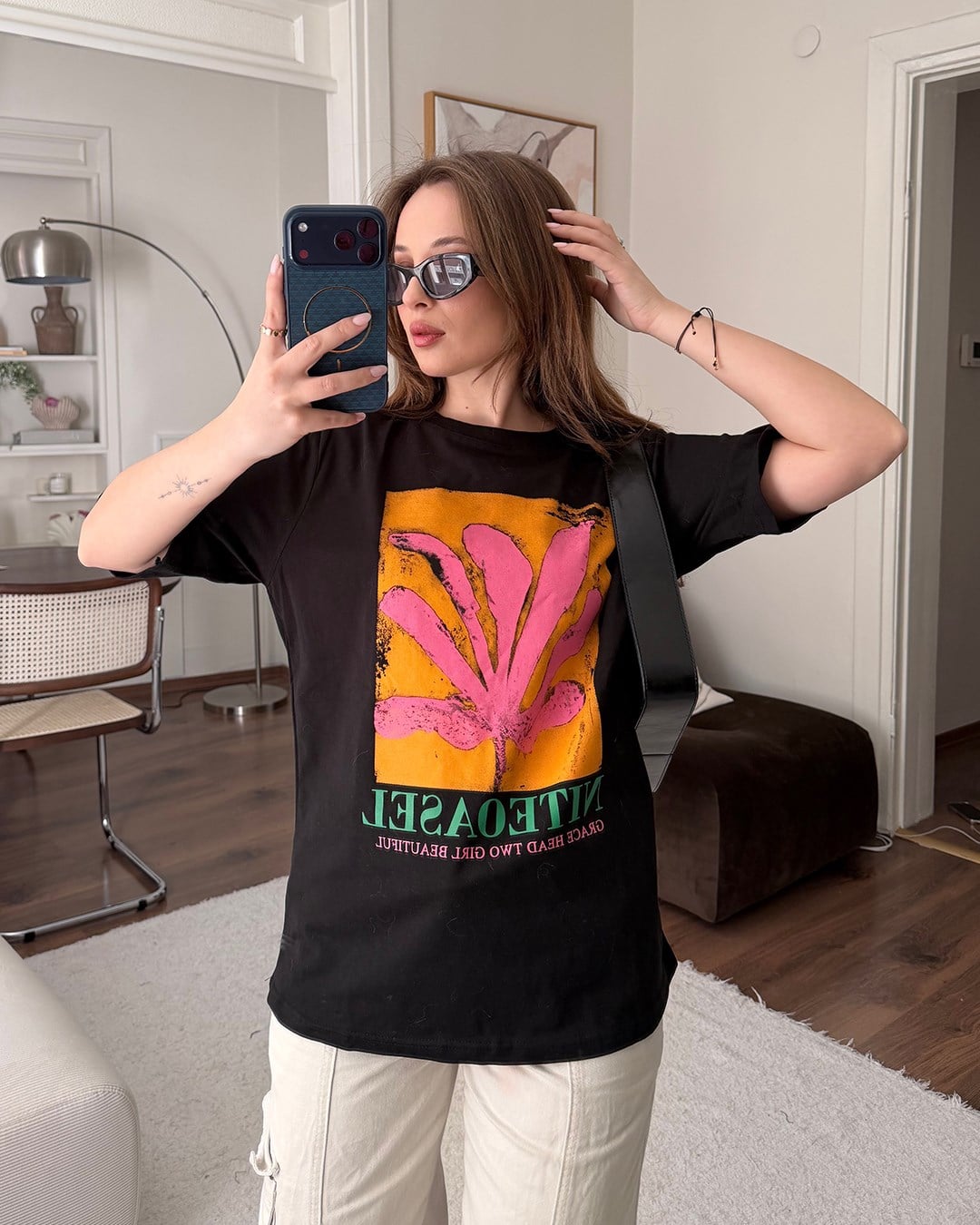 Grafik Baskılı Oversize Siyah Tişört