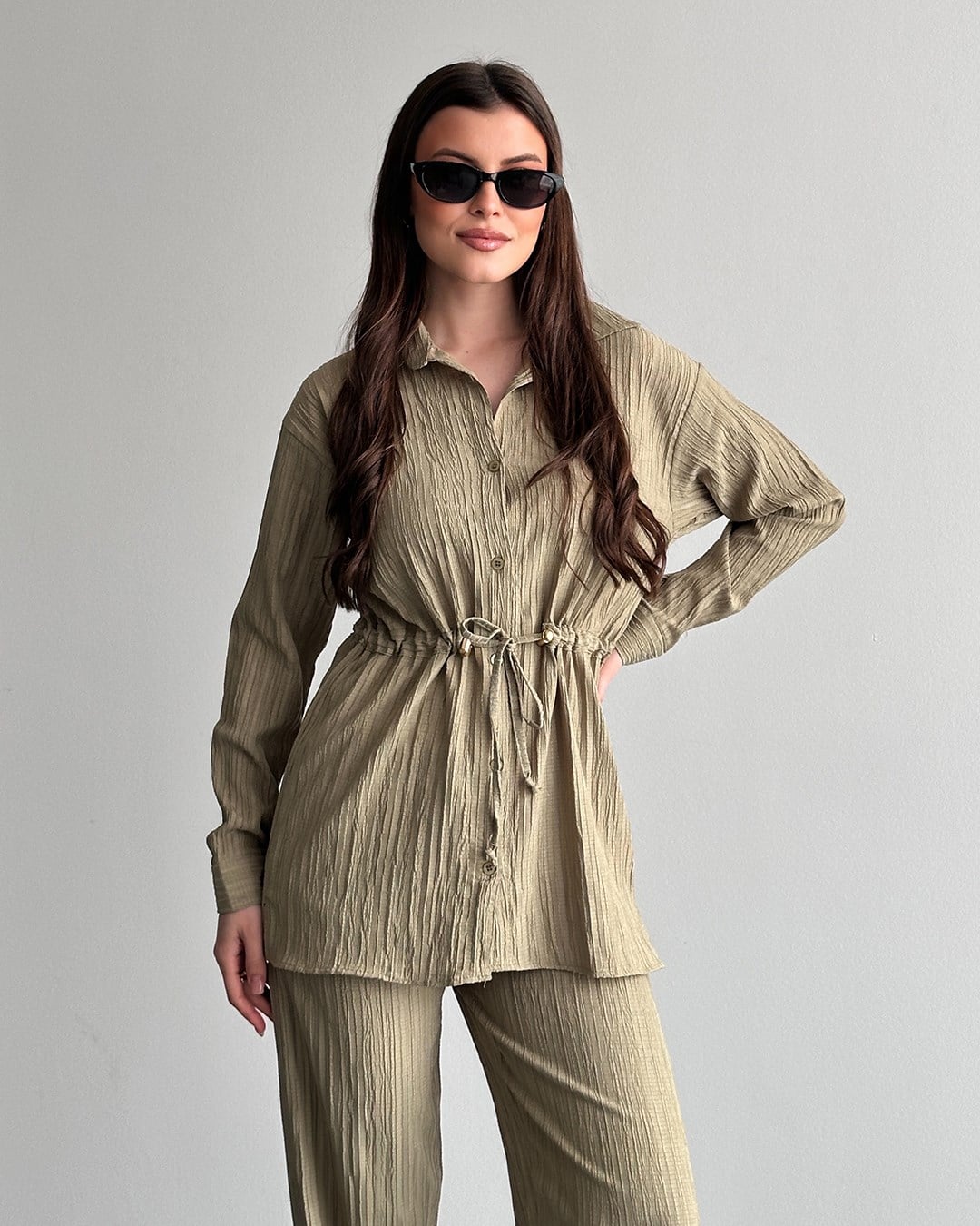Haki Beli Bağcıklı Gömlek Pantolon Takım
